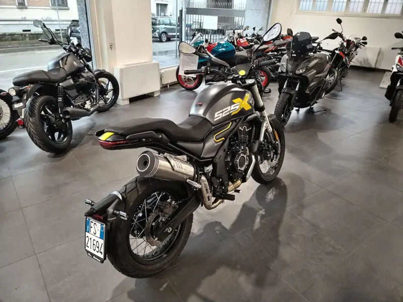 Voge Trofeo 525ACX Scrambler (2023 - 26) (2)
