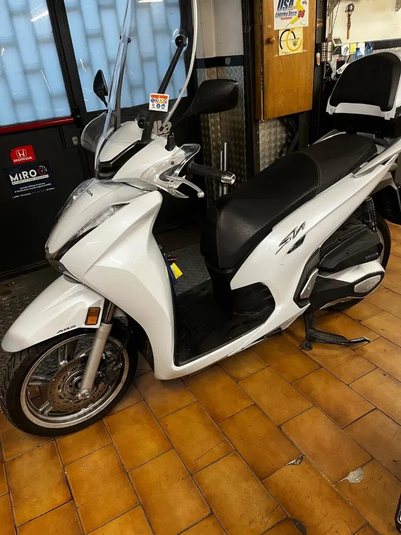 Honda SH 350 (2021 - 24) (2)