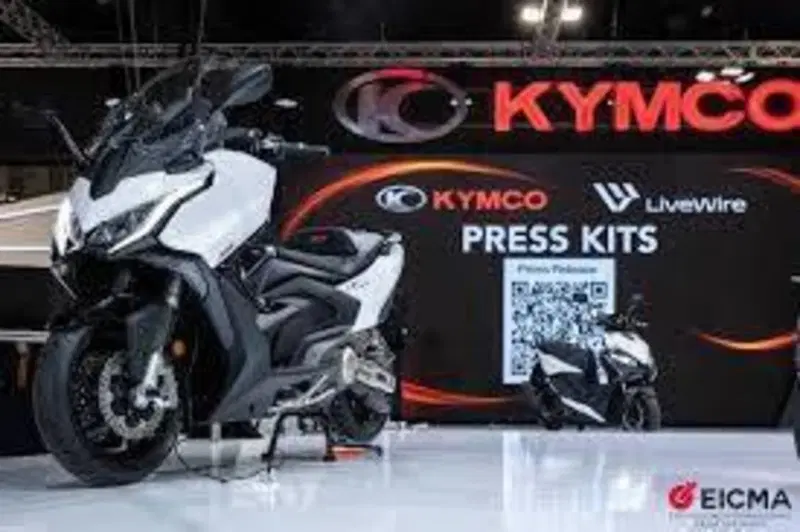 Kymco AK 575 Premium (2025 - 26) (3)