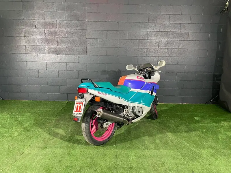 Honda CBR 600 "DA RESTAURARE" (4)