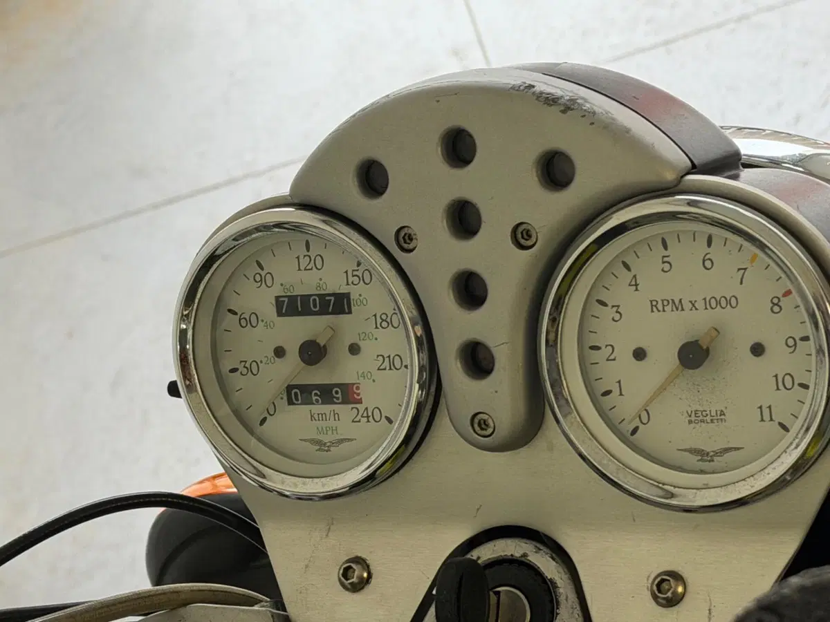 Moto Guzzi V11 Sport (1999 - 02) (7)