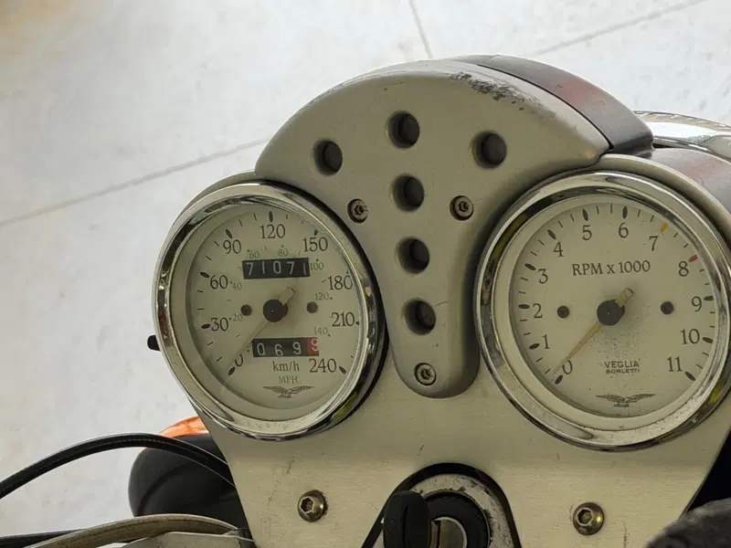 Moto Guzzi V11 Sport (1999 - 02) (7)