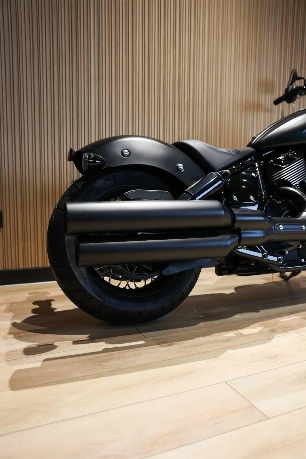 Indian Chief 1890 Bobber Dark Horse (2021 - 26) (6)