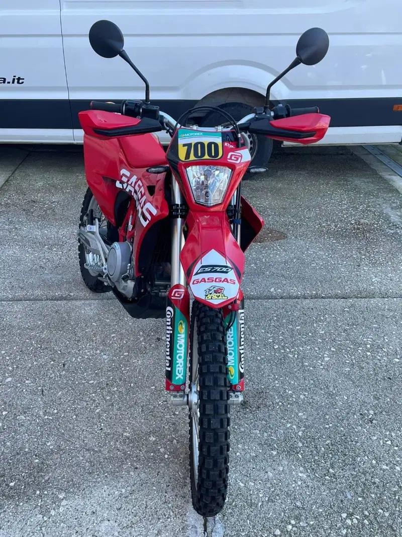 GASGAS ES 700 (2022 - 26) (3)