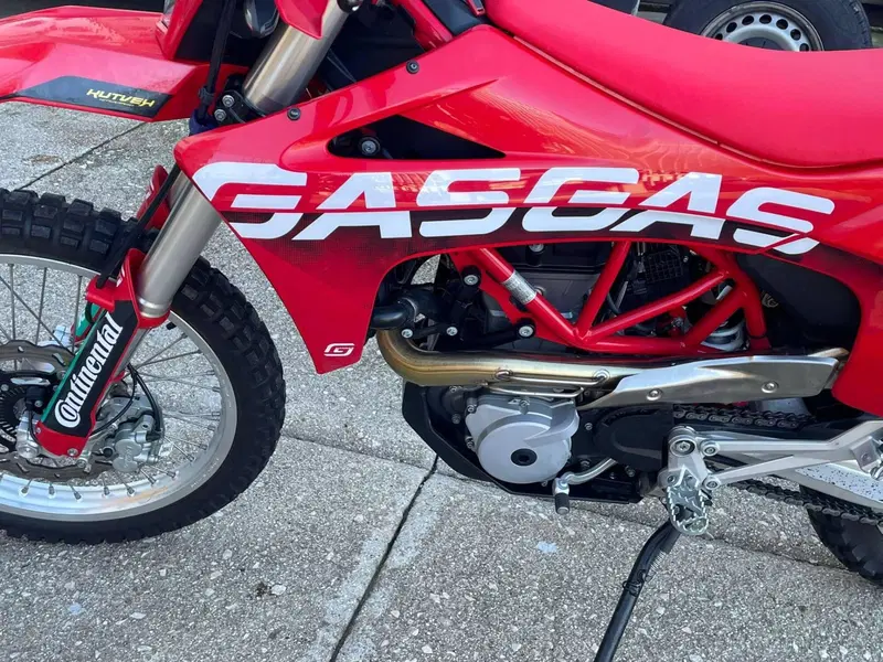 GASGAS ES 700 (2022 - 26) (6)
