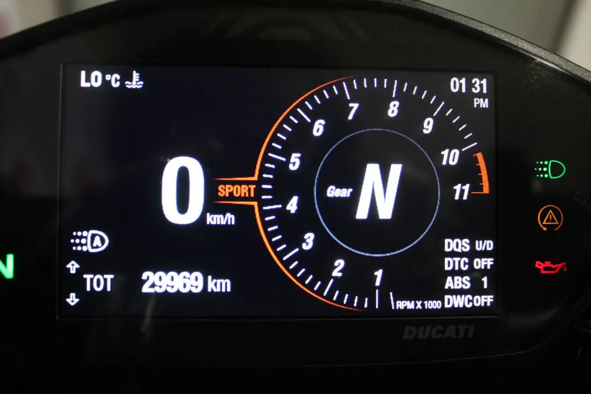 Ducati Hypermotard 950 RVE (2022 - 25) (2)