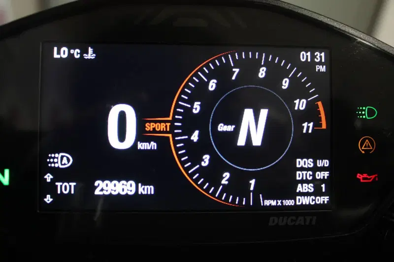 Ducati Hypermotard 950 RVE (2022 - 25) (2)