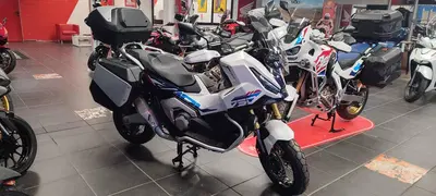 Honda X-ADV 750 Special Edition Travel (2026) nuova