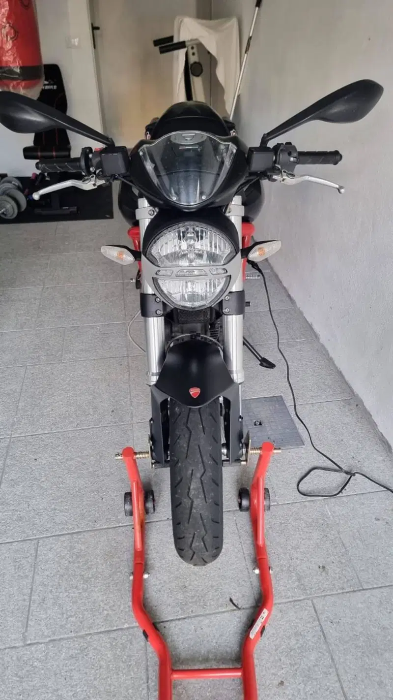 Ducati Monster 696 Plus (2007 - 14) (8)
