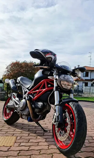Ducati Monster 696 Plus (2007 - 14) usata