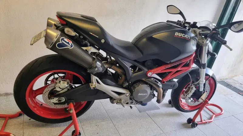 Ducati Monster 696 Plus (2007 - 14) (6)
