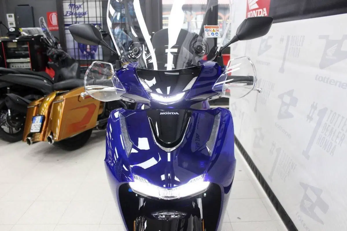 Honda SH 125 Vetro (2026) (4)