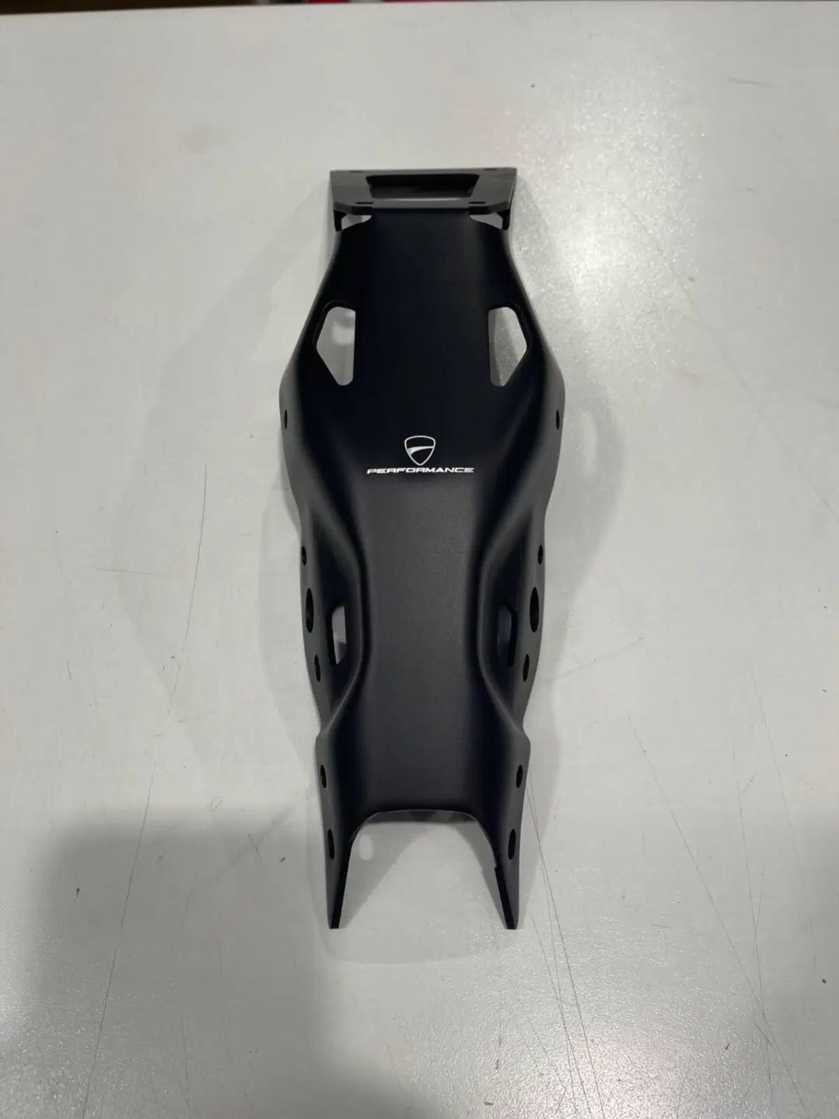 Porta targa Ducati Hypermotard 698 Mono (3)