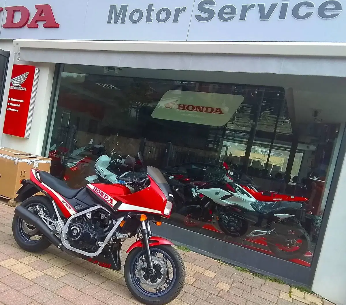 Honda VF 1000F (4)