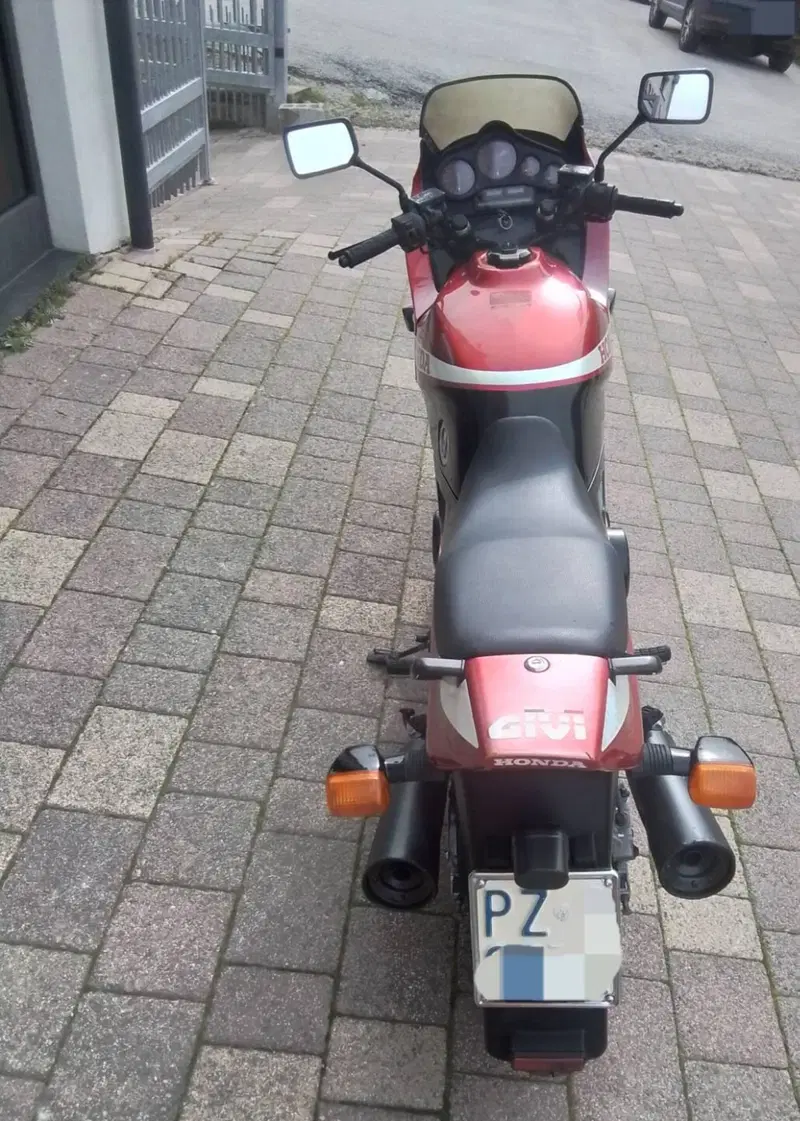 Honda VF 1000F (10)
