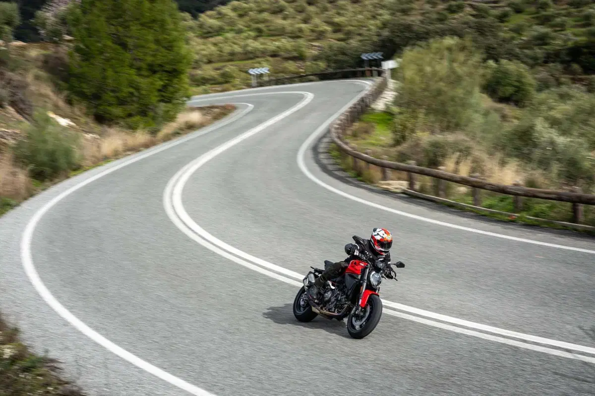 Ducati Monster (7)