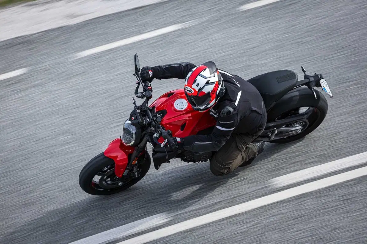 Ducati Monster (11)