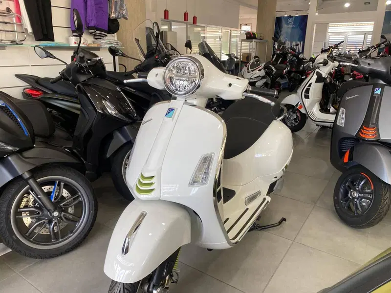 Vespa GTS 310 Supertech (2025 - 26) (2)