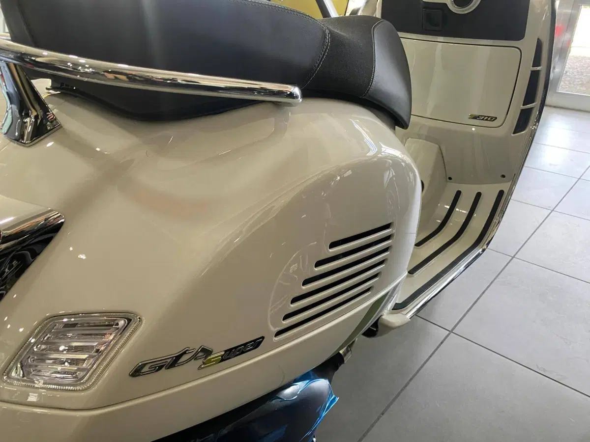 Vespa GTS 310 Supertech (2025 - 26) (4)
