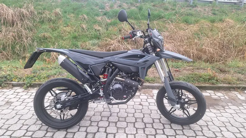 Betamotor RR 125 4T Motard T - X Special Edition (2025 - 26)