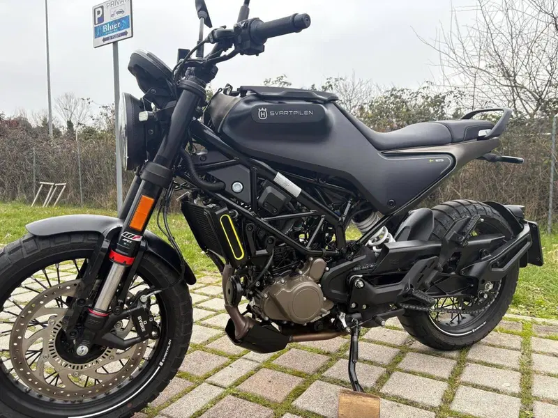 Husqvarna Svartpilen 125 (2021 - 23) (5)