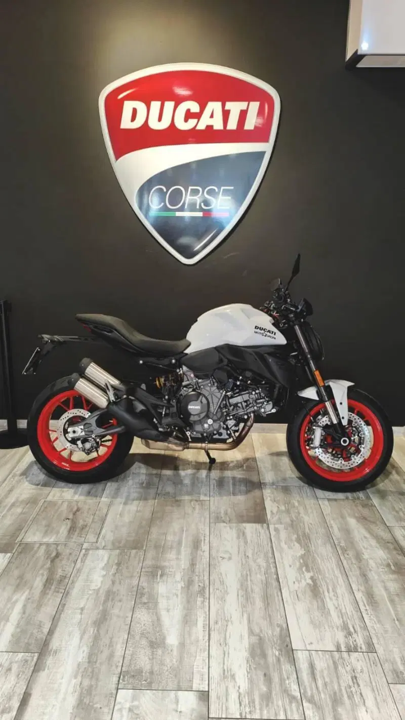 Ducati Monster 890 (2026) (4)