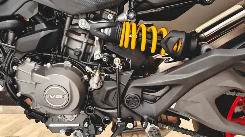 Ducati Monster 890 (2026) (7)