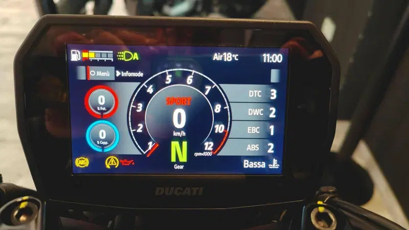 Ducati Monster 890 (2026) (18)