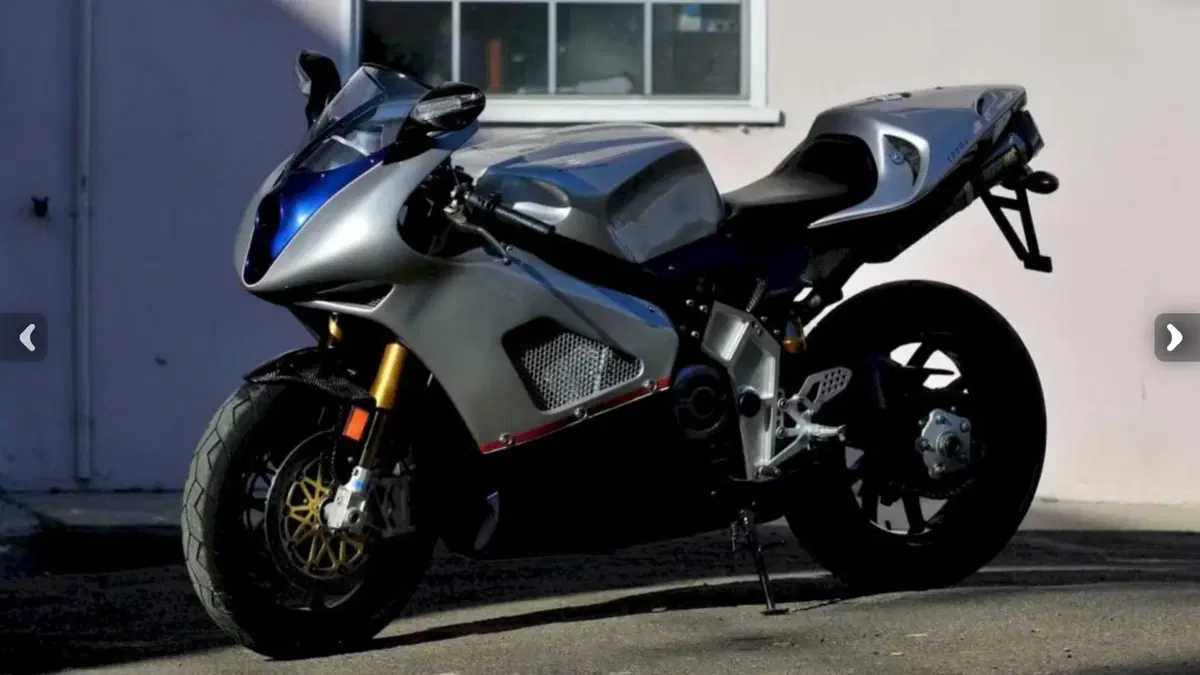 Roehr 1250SC: quanto di più americano possa esistere. La superbike folle col V-Twin Harley turbo [GALLERY] (2)