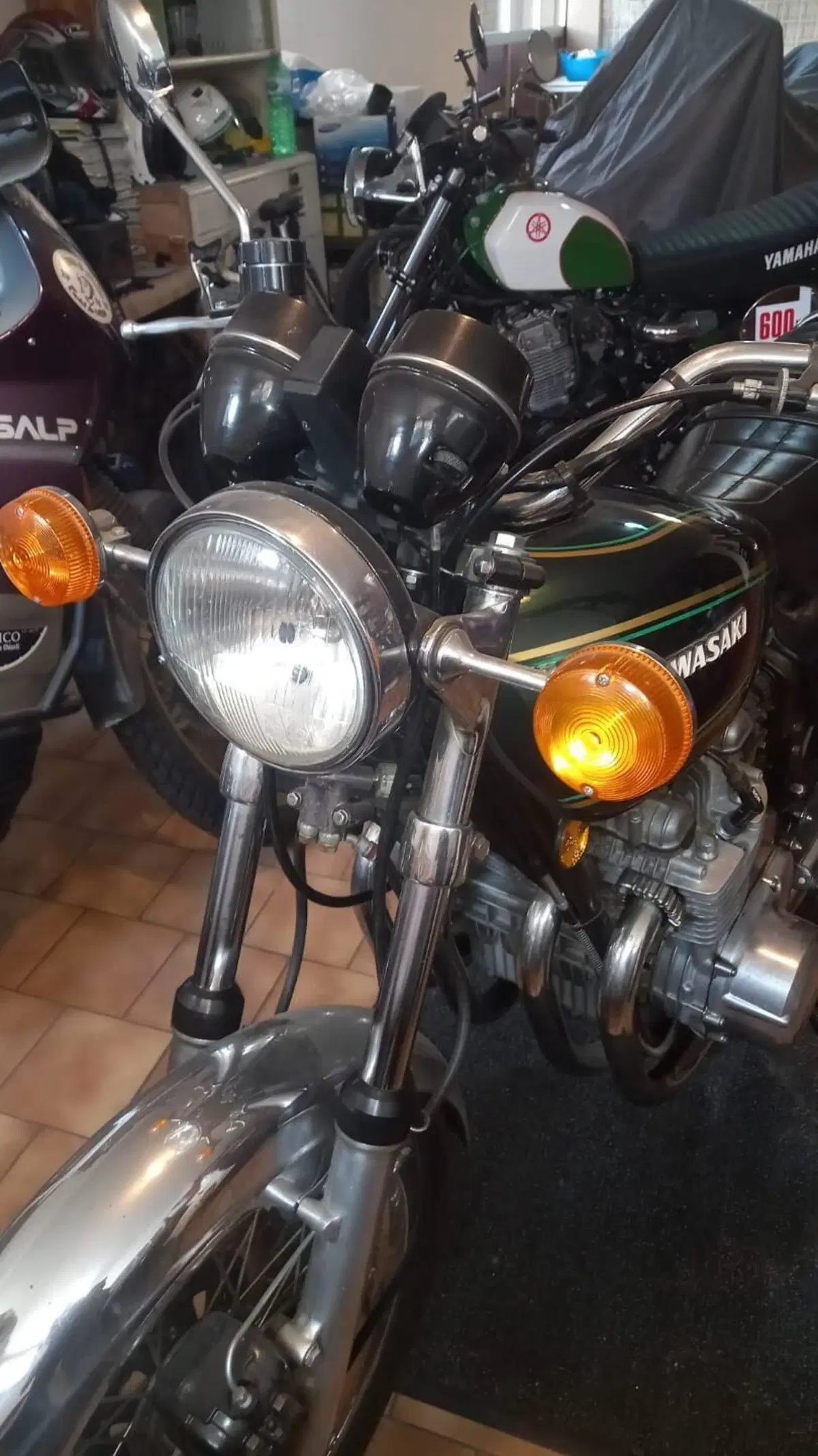 Kawasaki Z1 900 (2)