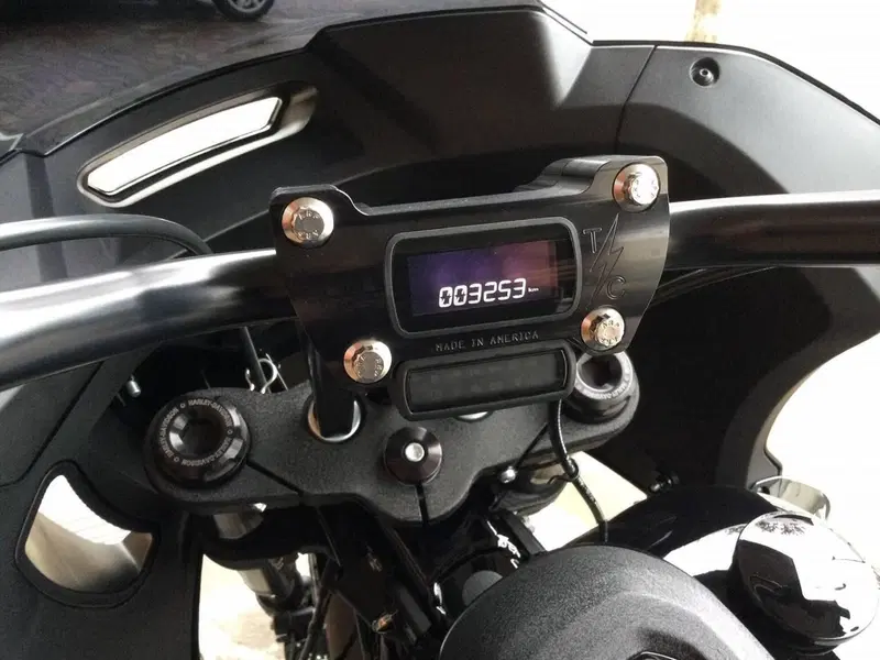 Harley-Davidson Low Rider ST (2022 - 24) (3)