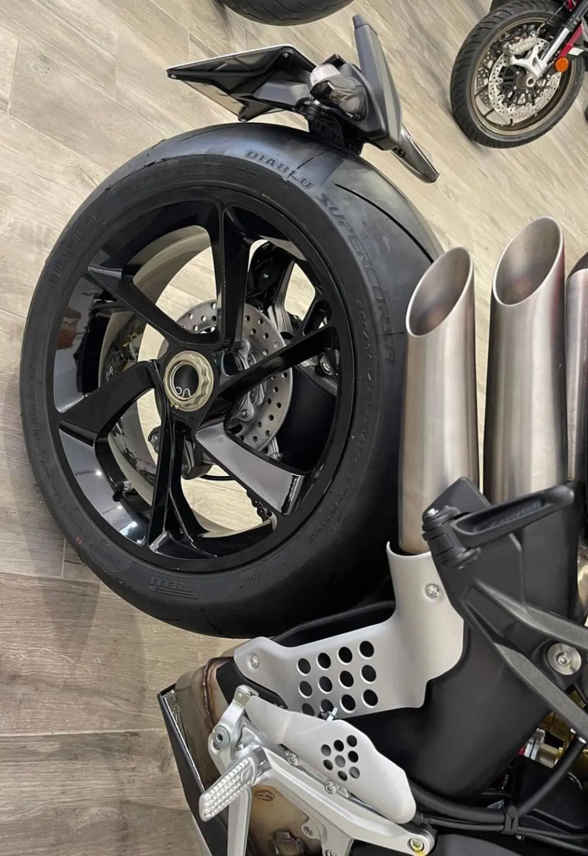 MV Agusta Brutale 1000 RS (2022 - 26) (19)
