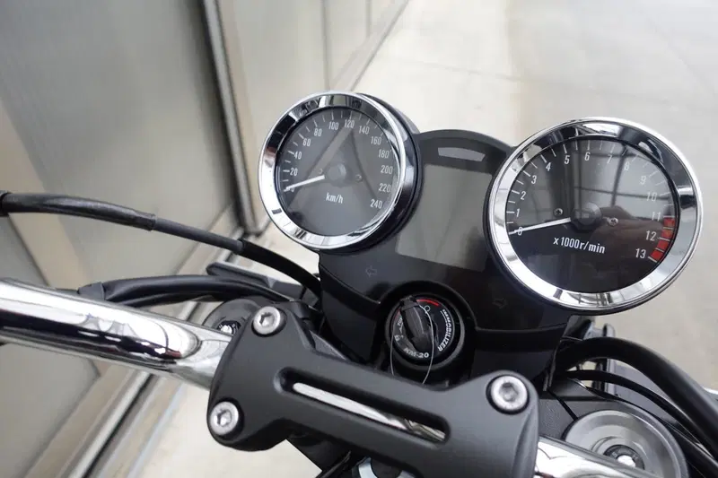 Kawasaki Z 900 RS (2026) (5)