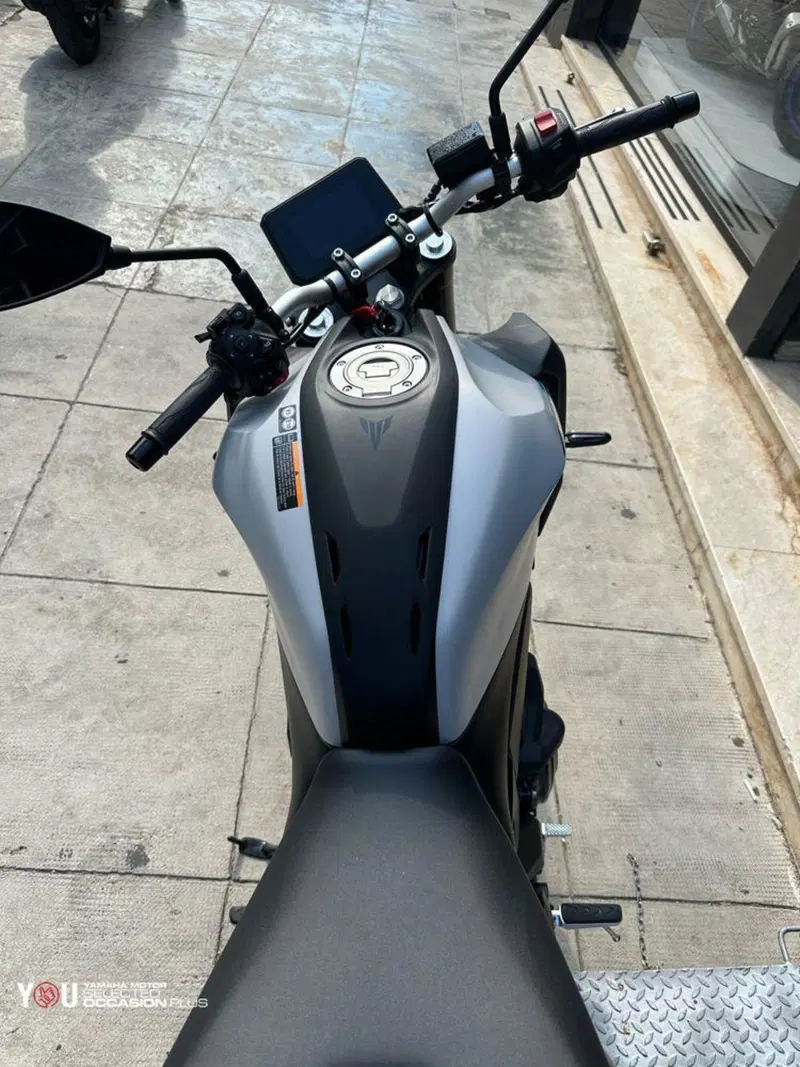Yamaha MT-07 Y-AMT (2025 - 26) (3)