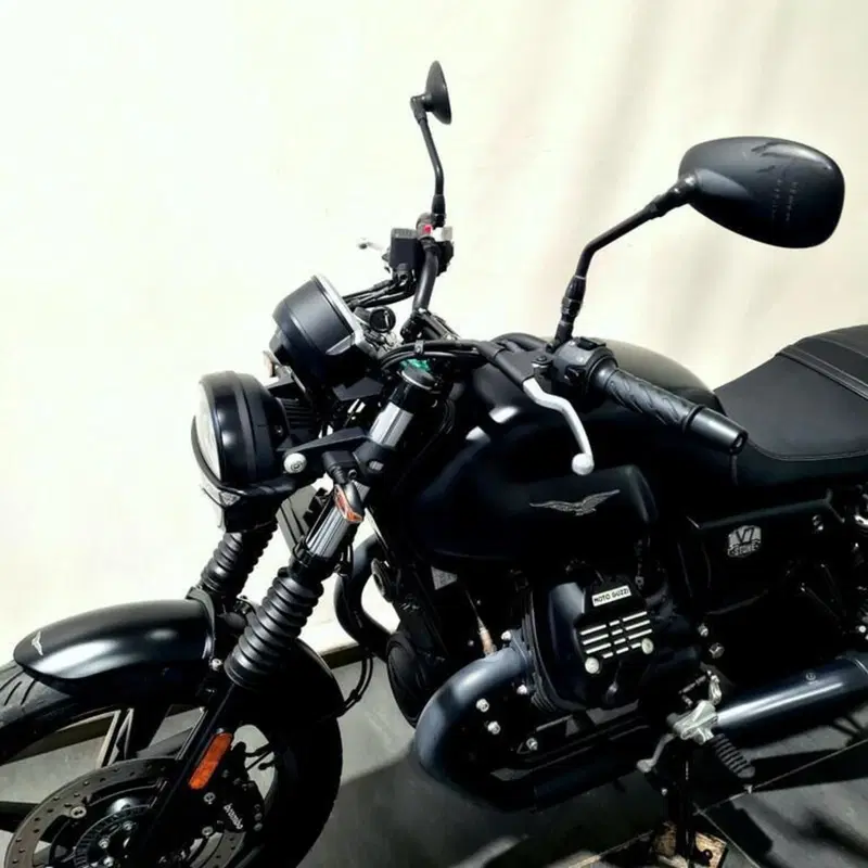 Moto Guzzi V7 Stone (2021 - 24) (8)