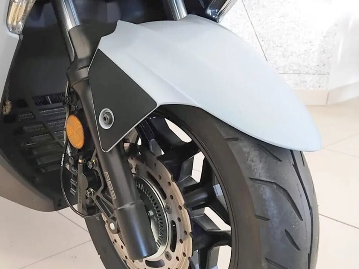 Kymco X-Town 300i (2021 - 24) (2)