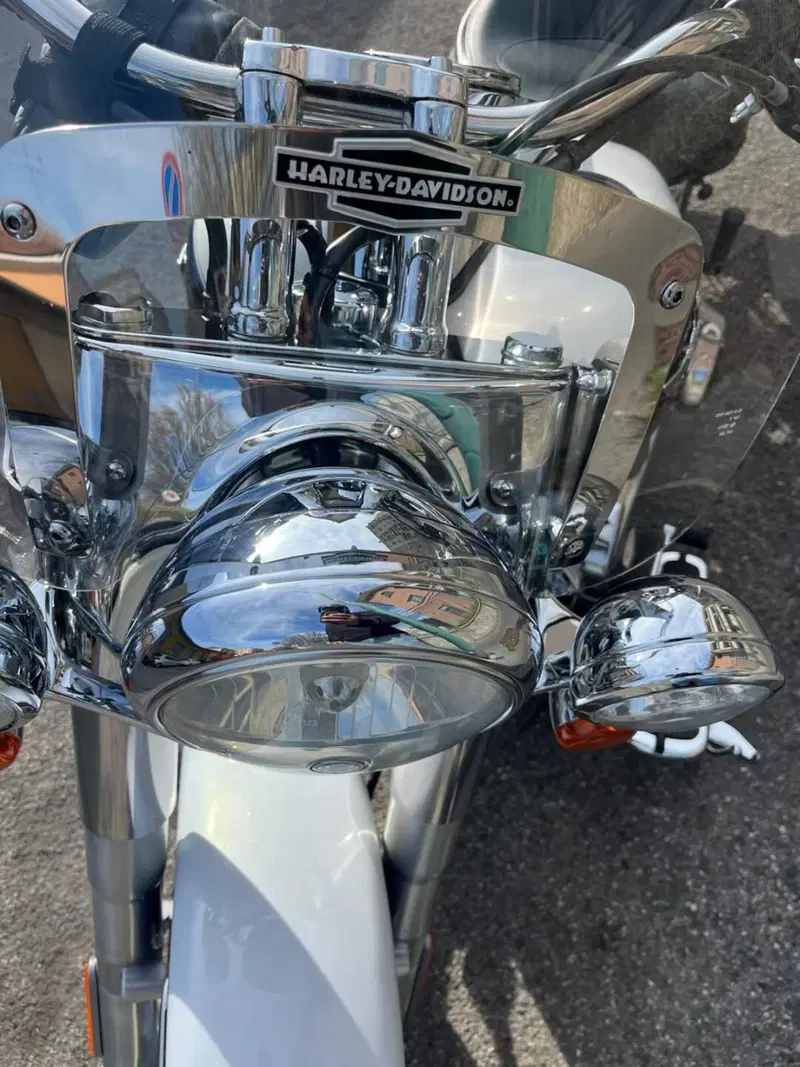 Harley-Davidson 1584 Deluxe (2007 - 08) - FLSTN (4)