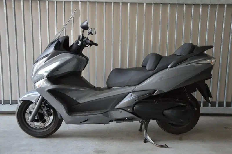 Honda Silver Wing 400 (2006 - 09) (14)