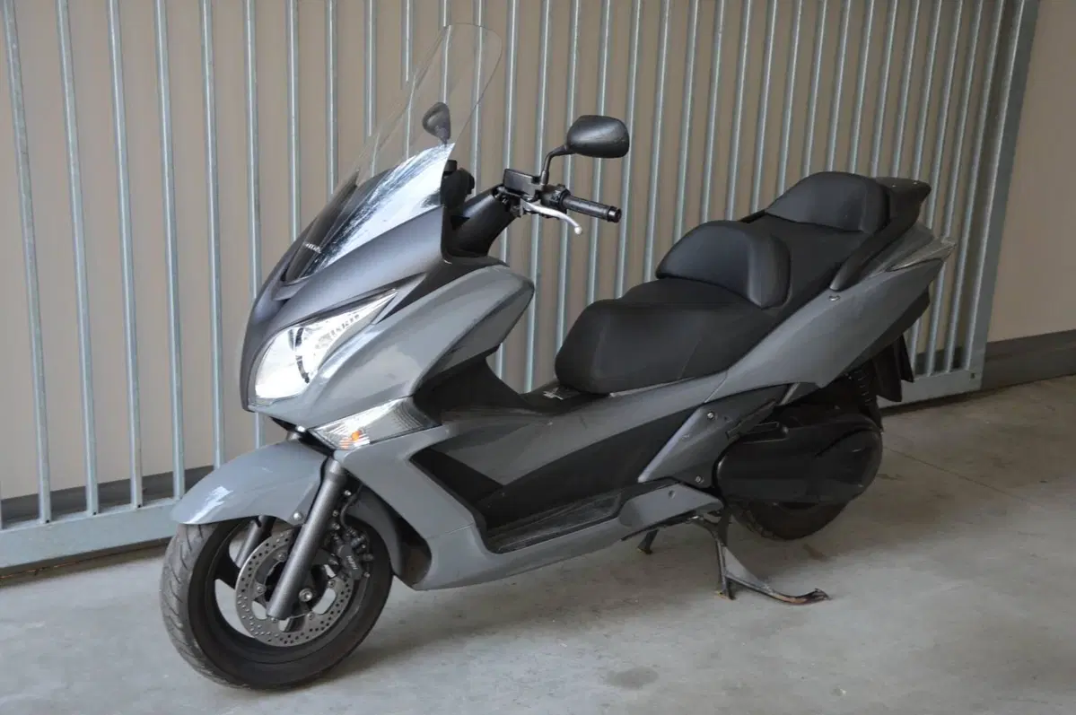 Honda Silver Wing 400 (2006 - 09) (17)