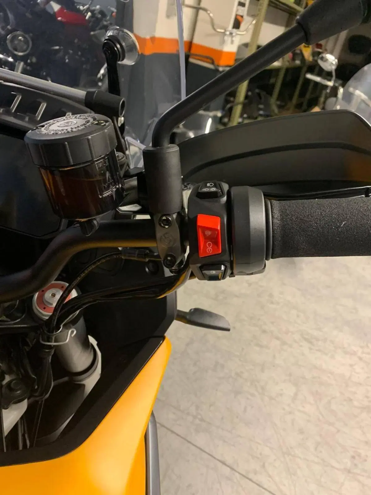Moto Guzzi Stelvio PFF (2024 - 26) (7)