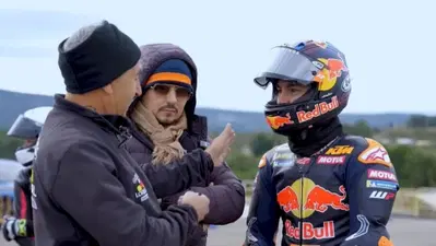 MotoGP 2026. Jorge Lorenzo e la vita da coach: &ldquo;Mio padre cura i fondamentali, io so cosa serve in MotoGP: per Maverick &egrave; la combinazione perfetta&rdquo; [VIDEO]