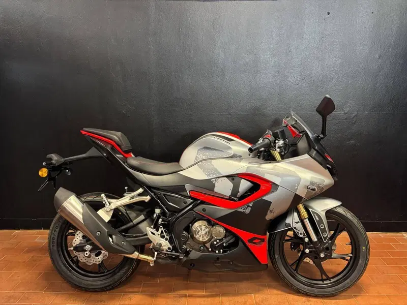 QJ Motor SRK 125 R (2025 - 26)