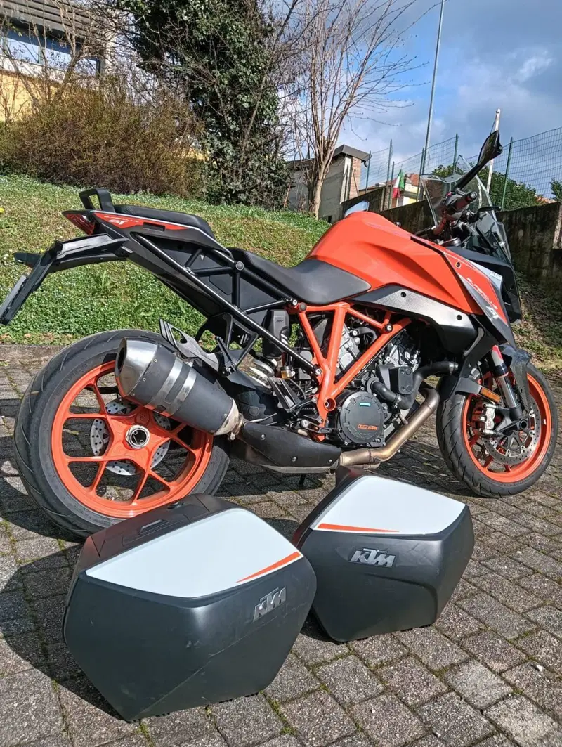 KTM 1290 Super Duke GT (2019 - 20) (2)