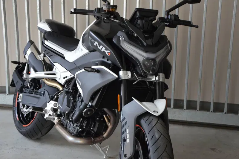 CFMOTO 800NK Advanced (2023 - 26) (4)