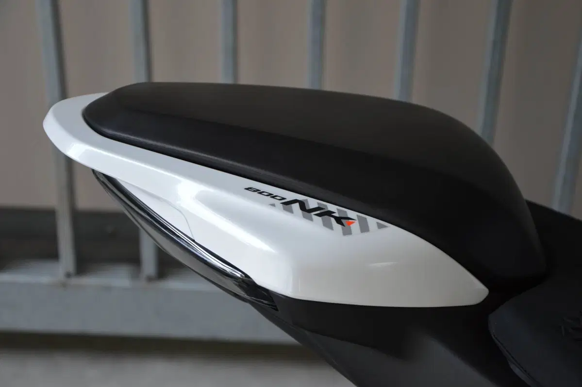CFMOTO 800NK Advanced (2023 - 26) (9)