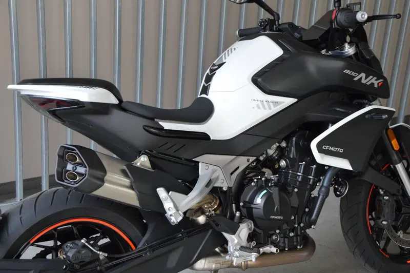CFMOTO 800NK Advanced (2023 - 26) (11)