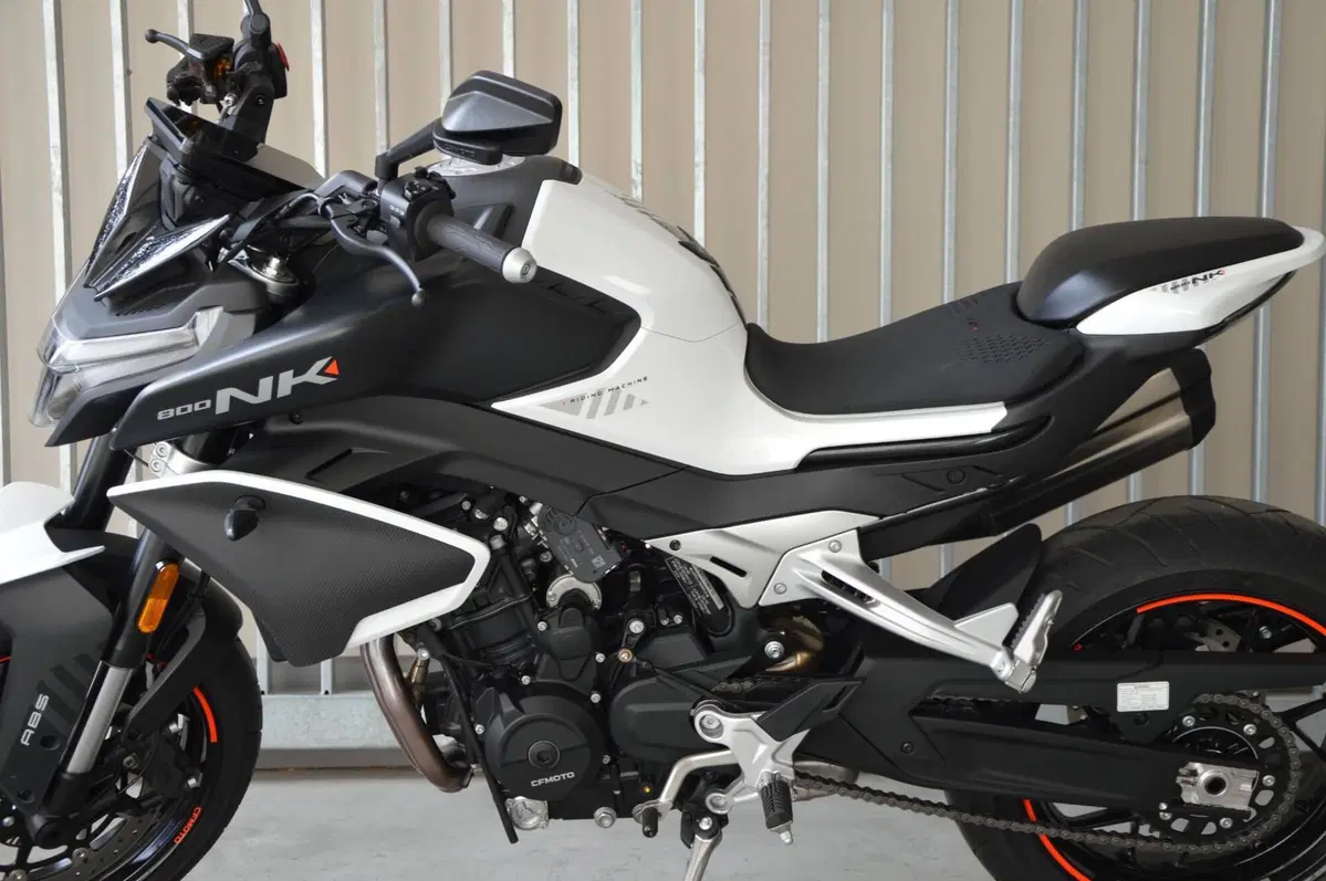 CFMOTO 800NK Advanced (2023 - 26) (13)