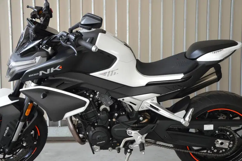 CFMOTO 800NK Advanced (2023 - 26) (13)