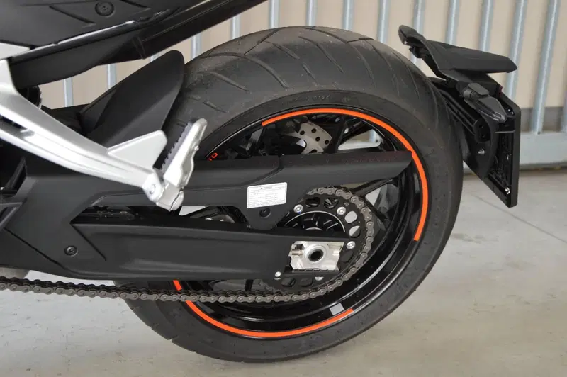 CFMOTO 800NK Advanced (2023 - 26) (17)