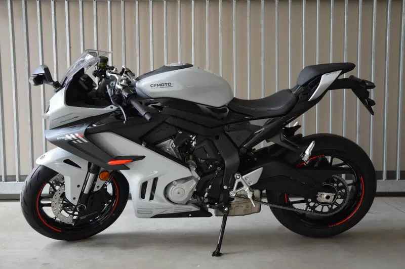 CFMOTO 675SR-R (2025 - 26) (8)
